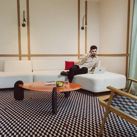 فندق Aparthotel Craiova 3*