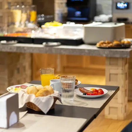Aparthotel Craiova فندق