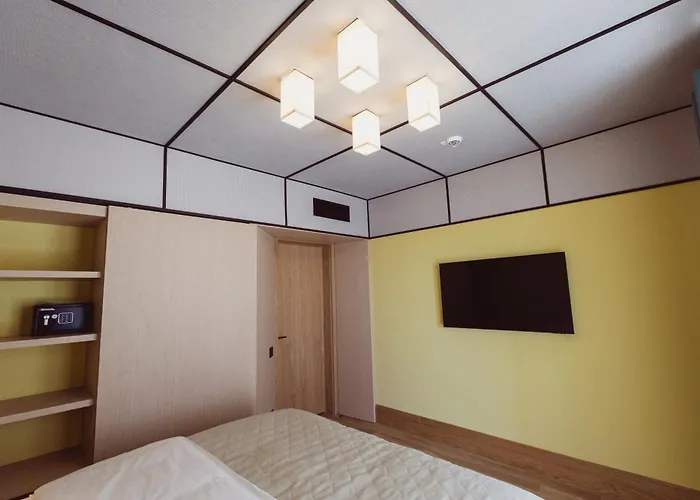 Отель Aparthotel Craiova 3*