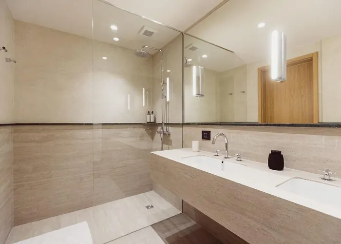 Отель Aparthotel Craiova 3*